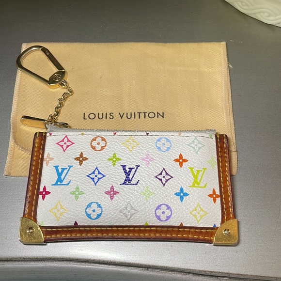 LOUIS VUITTON Key Pouch - Picture 3 of 9